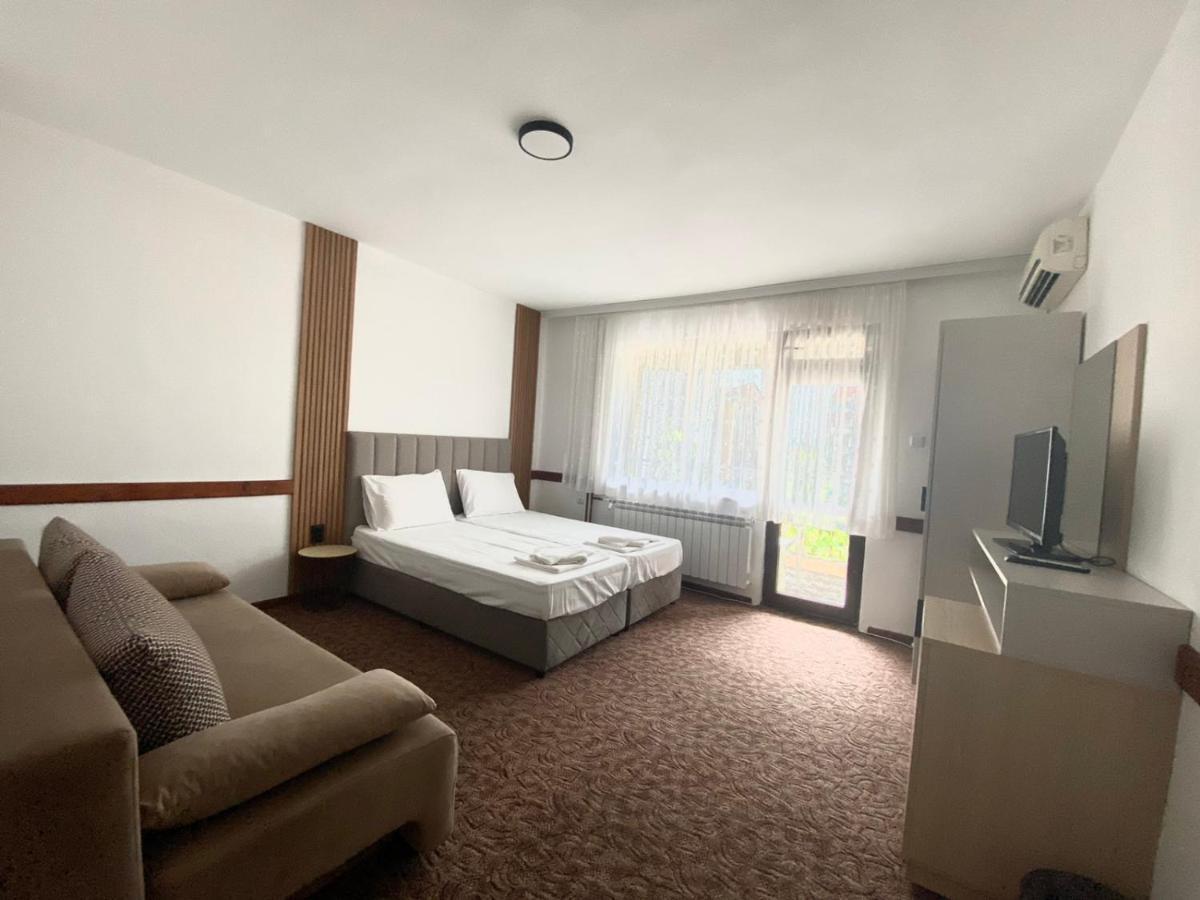 Хотел М1 Hotel Primorszko Kültér fotó
