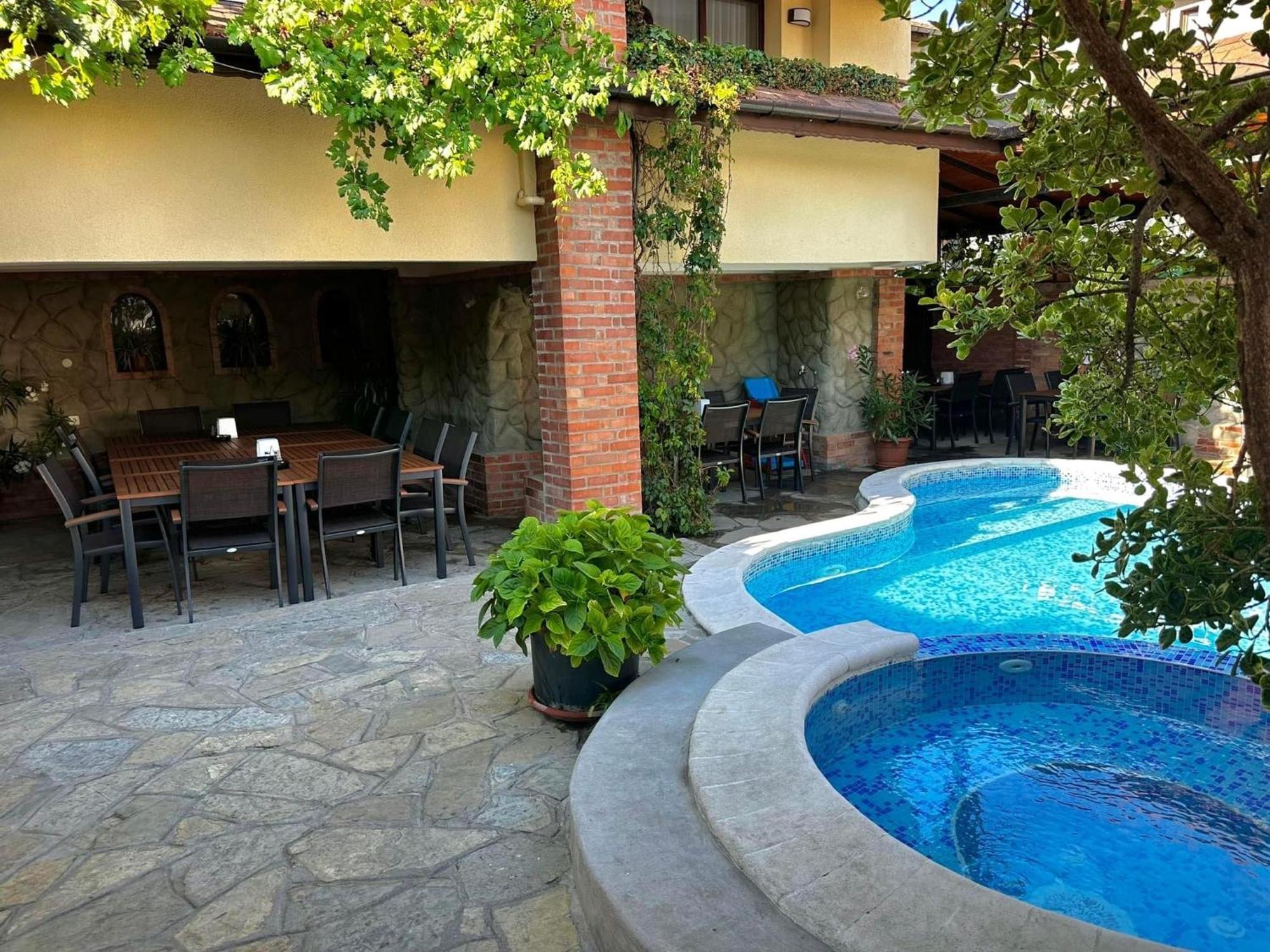 Хотел М1 Hotel Primorszko Kültér fotó